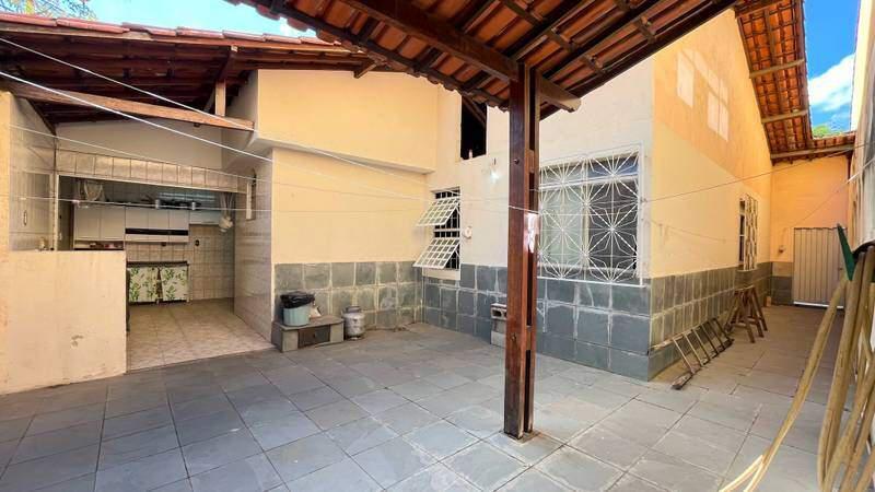 Casa, Conjunto Celso Machado, 3 Quartos, 4 Vagas, 1 Suíte