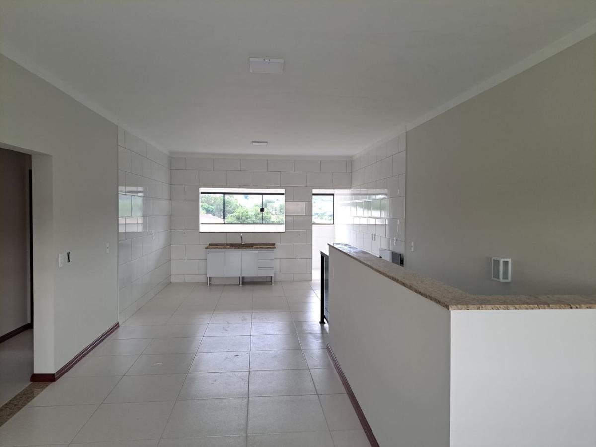 Prédio, Centro, 3 Quartos, 0 Vaga, 1 Suíte