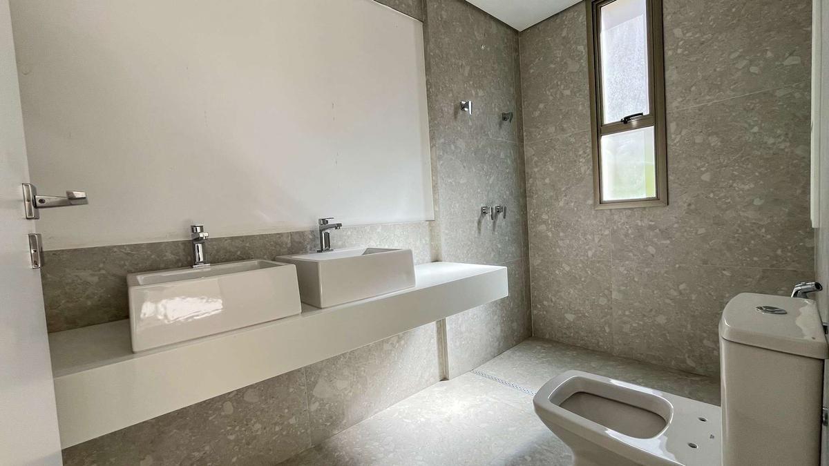 Apartamento, Cruzeiro, 4 Quartos, 4 Vagas, 2 Suítes