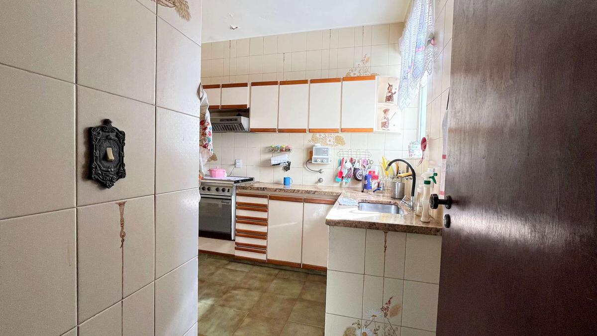 Casa, Luxemburgo, 5 Quartos, 4 Vagas, 2 Suítes