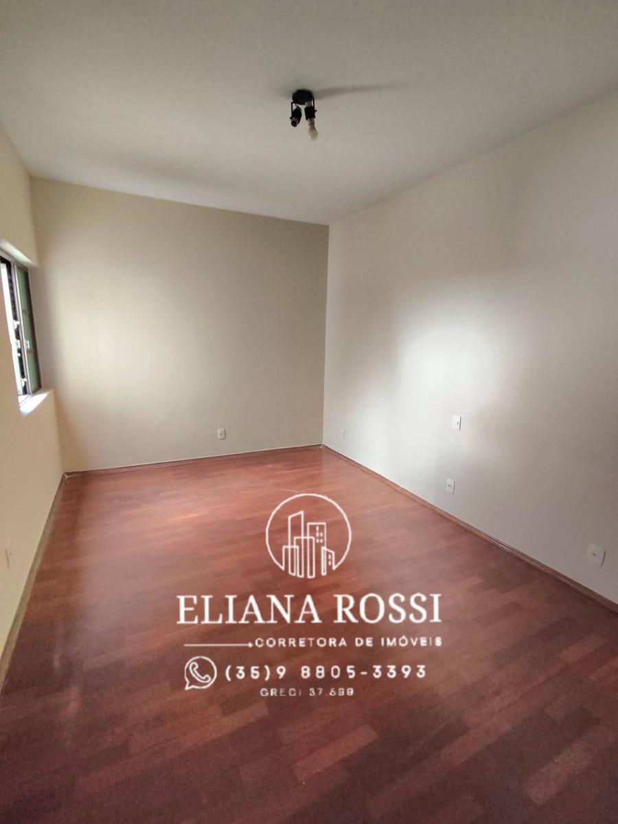 Casa, Centro, 4 Quartos, 5 Vagas, 1 Suíte