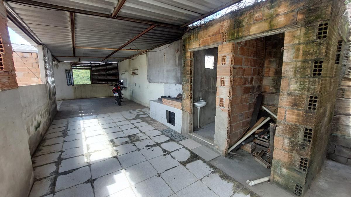 Casa, Jardim Vitória, 2 Quartos, 4 Vagas, 1 Suíte