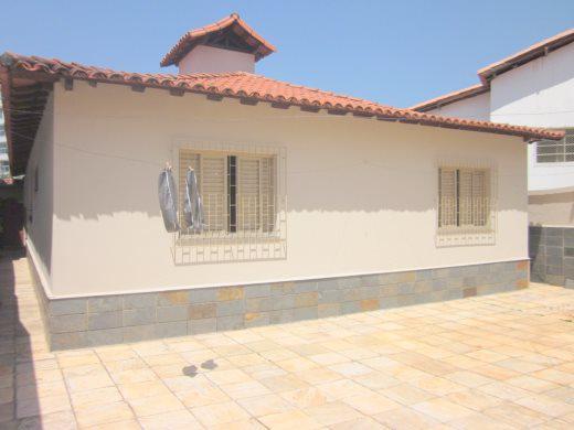 Casa, Itapoã, 3 Quartos, 4 Vagas, 1 Suíte