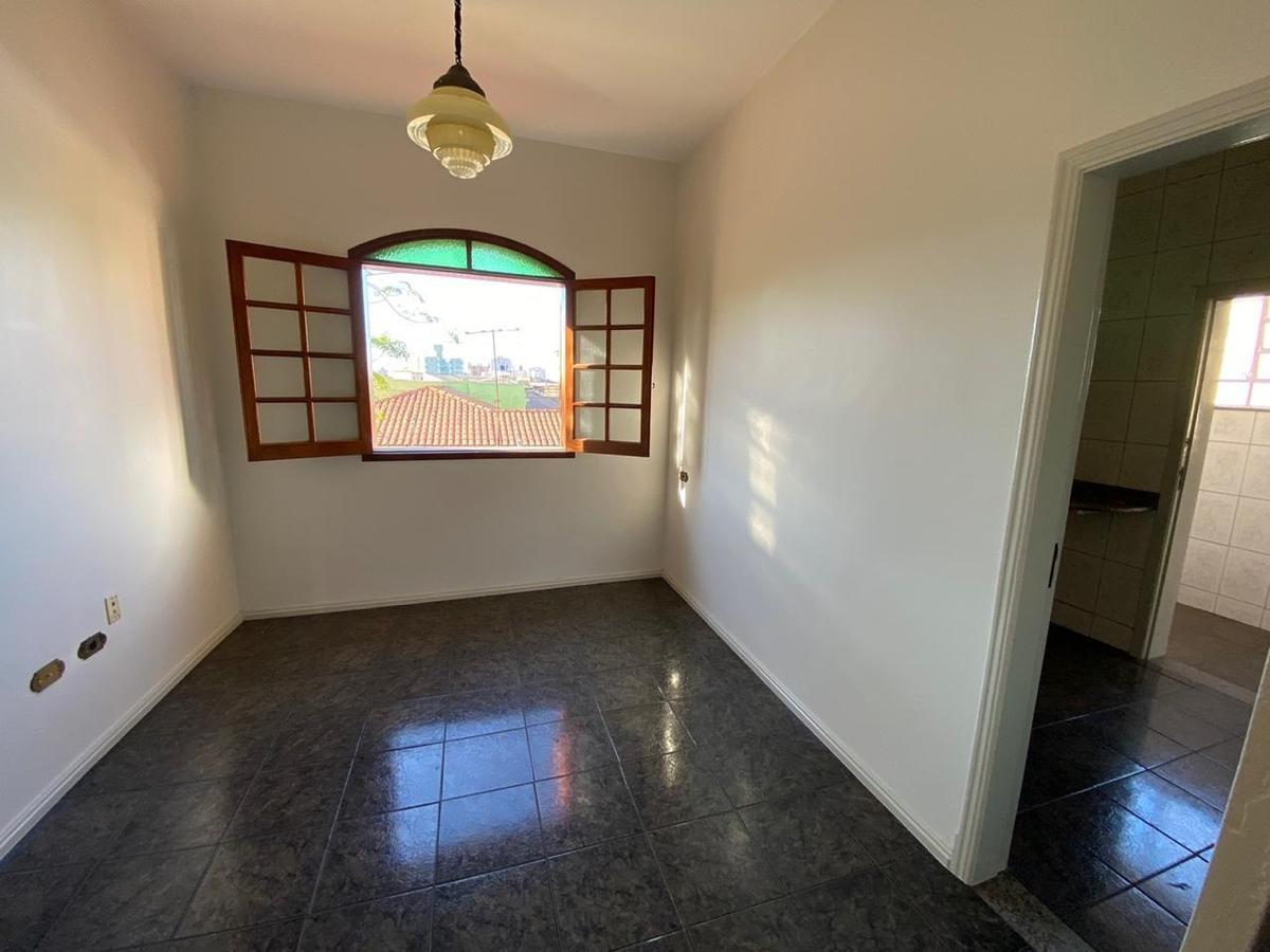 Casa Comercial, Floresta, 4 Quartos, 1 Vaga, 1 Suíte