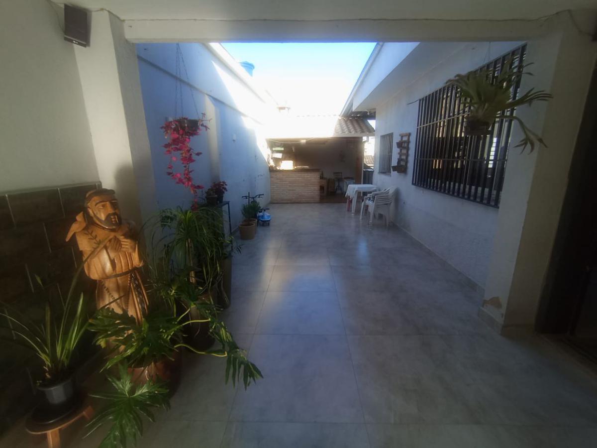 Casa, Santa Cruz, 3 Quartos, 8 Vagas, 1 Suíte