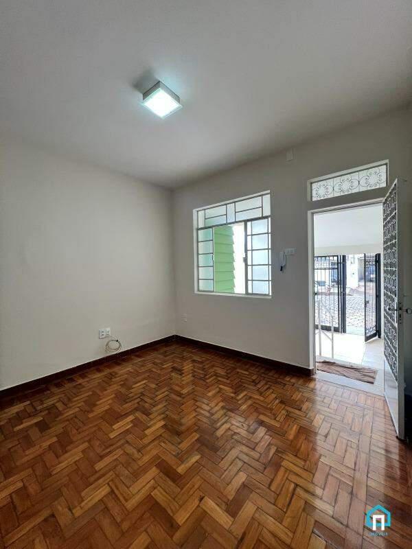 Casa, Centro, 2 Quartos, 1 Vaga, 1 Suíte
