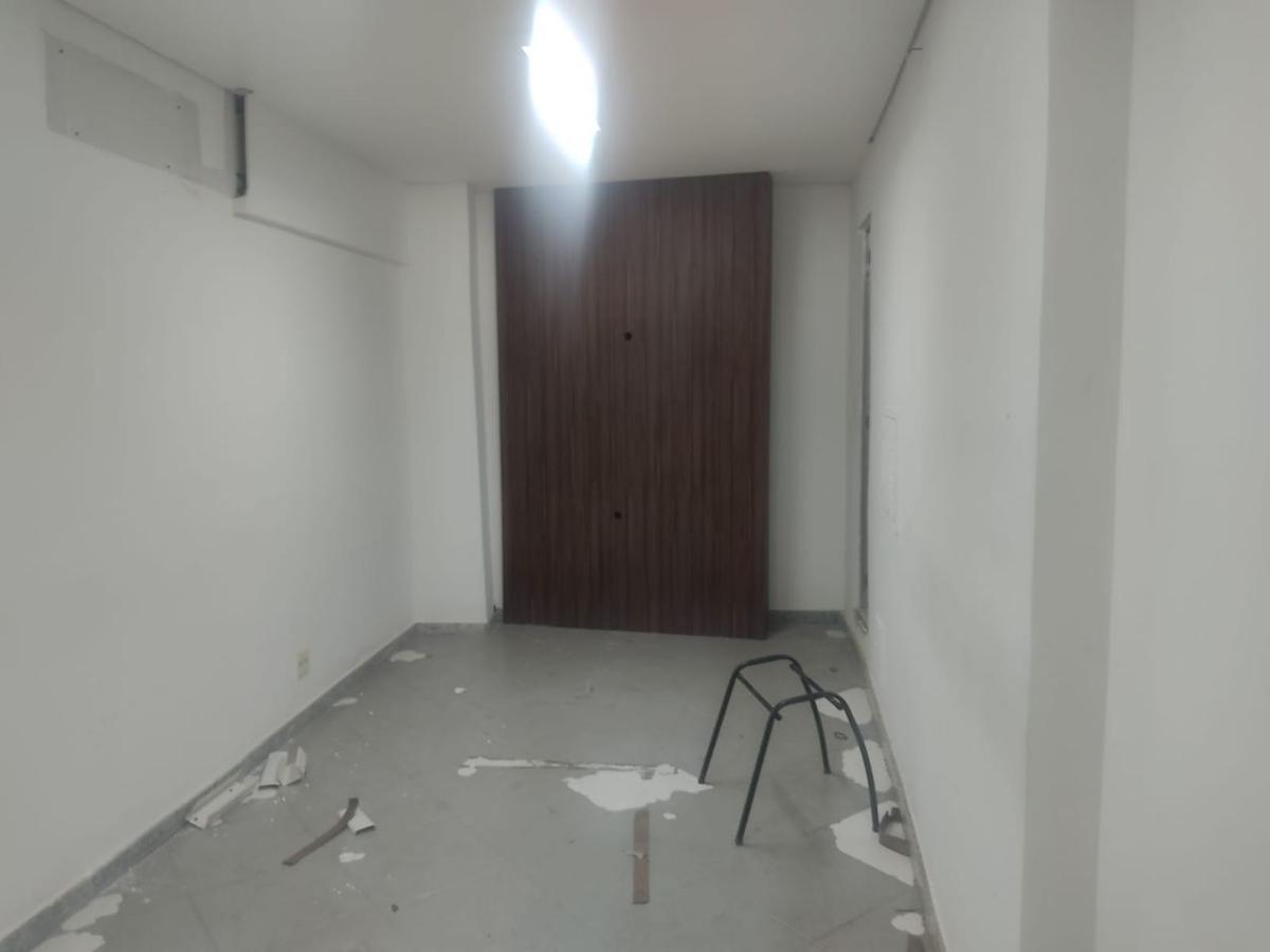 Prédio, Santa Cruz, 0 Quarto, 6 Vagas