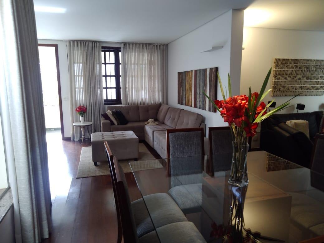 Casa, Jardim América, 3 Quartos, 5 Vagas, 1 Suíte