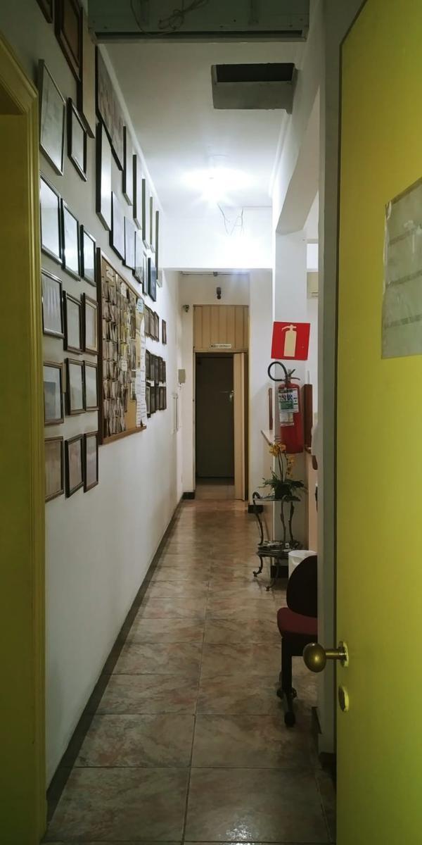 Casa Comercial, Funcionários, 0 Quarto, 10 Vagas