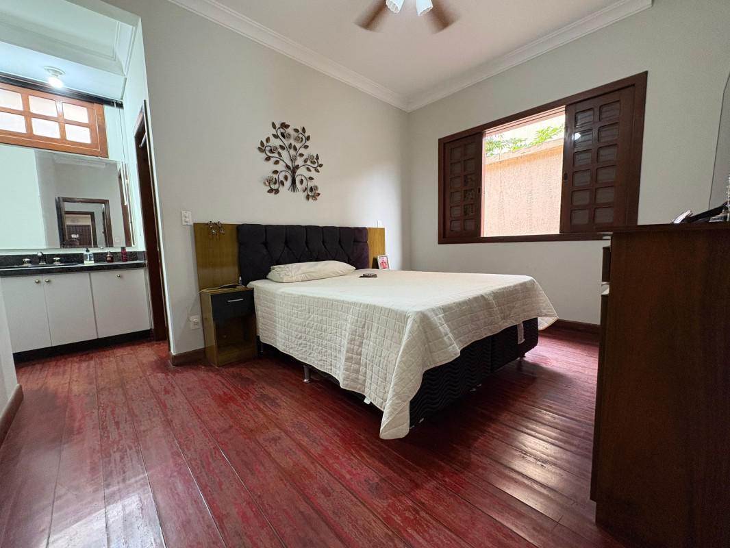 Casa, Paquetá, 4 Quartos, 2 Vagas, 1 Suíte