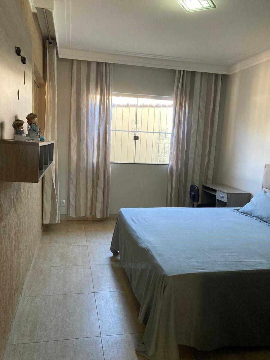 Casa, Centro, 4 Quartos, 6 Vagas, 1 Suíte