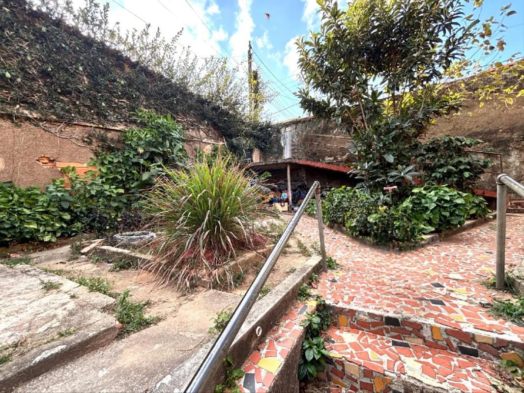 Lote, Sagrada Família, 0 Quarto, 0 Vaga