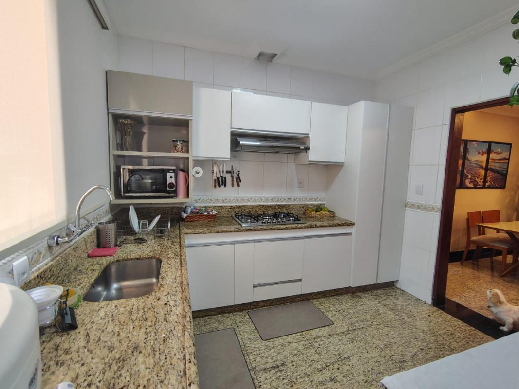 Apartamento, Barreiro, 4 Quartos, 2 Vagas, 1 Suíte