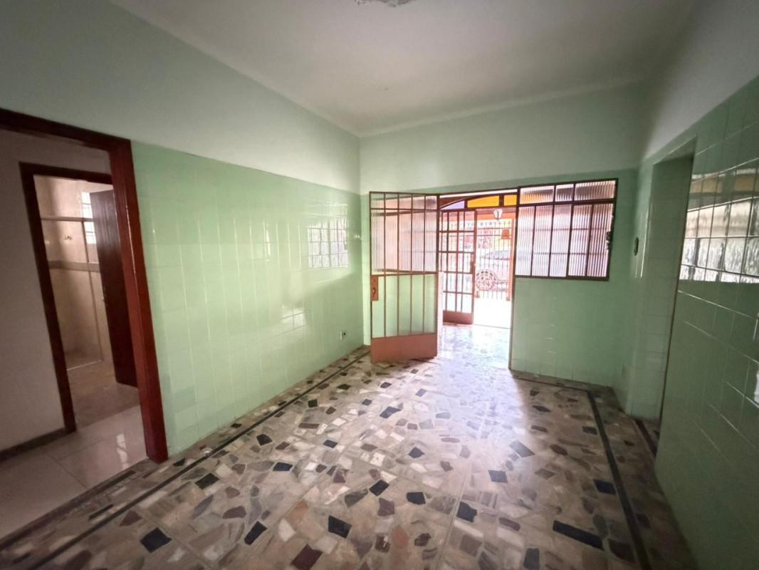 Casa, Graça, 4 Quartos, 2 Vagas, 1 Suíte