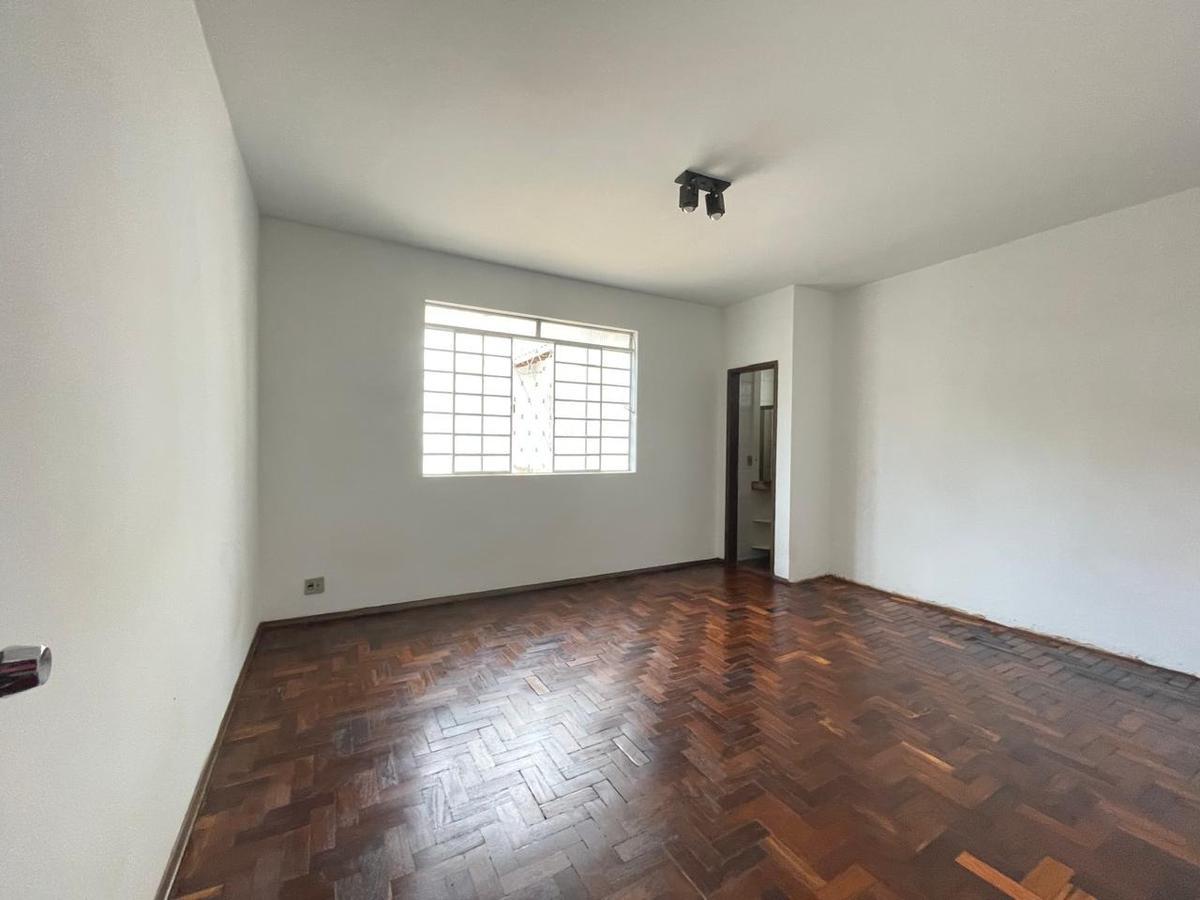 Casa, Cidade Nova, 3 Quartos, 4 Vagas, 1 Suíte
