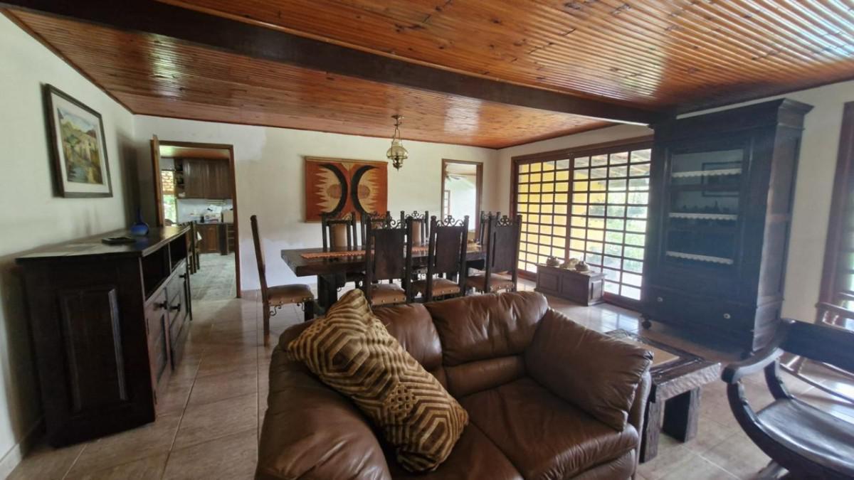 Fazenda, Zona Rural, 5 Quartos, 0 Vaga, 1 Suíte