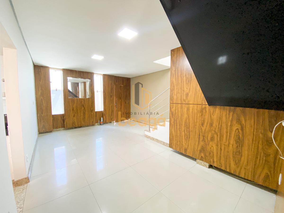 Casa, Parque Turistas, 4 Quartos, 2 Vagas, 2 Suítes