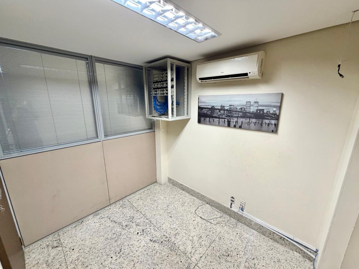 Sala, São José, 0 Quarto, 3 Vagas
