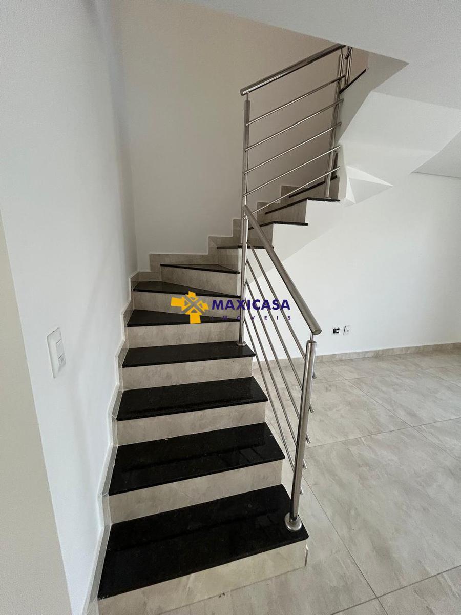 Casa, Santa Branca, 3 Quartos, 2 Vagas, 1 Suíte