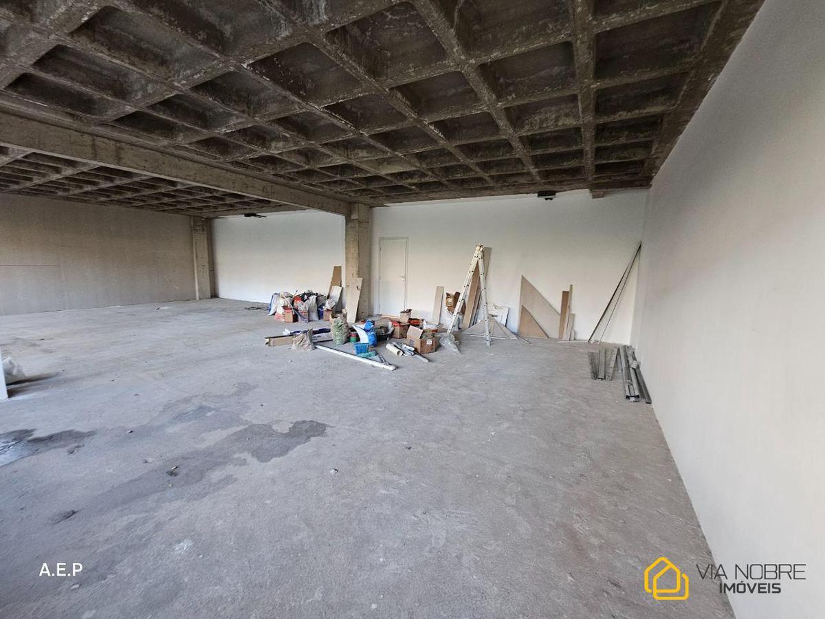 Sala, Estoril, 104 Vagas