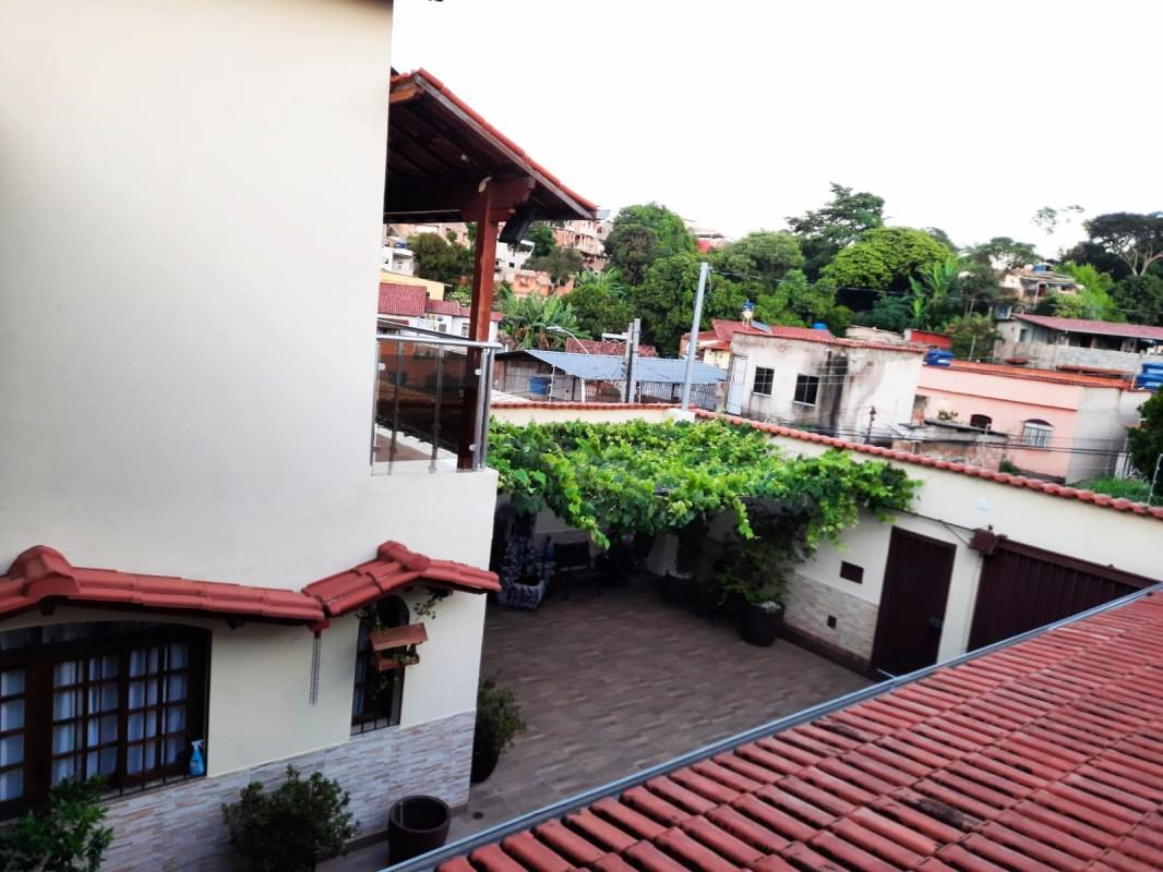 Casa, São Geraldo, 6 Quartos, 5 Vagas, 2 Suítes