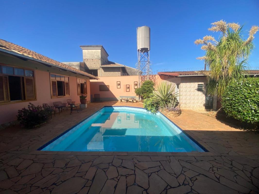 Casa, Nossa Senhora do Carmo, 4 Quartos, 4 Vagas, 2 Suítes