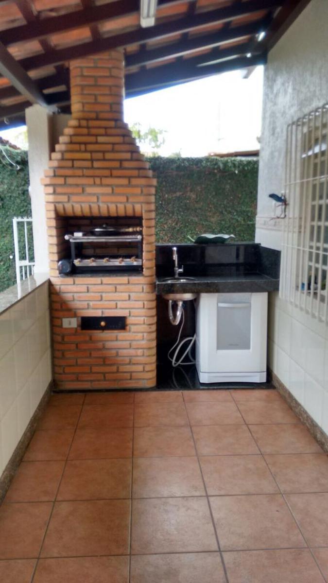 Casa, Santa Terezinha, 4 Quartos, 3 Vagas, 2 Suítes