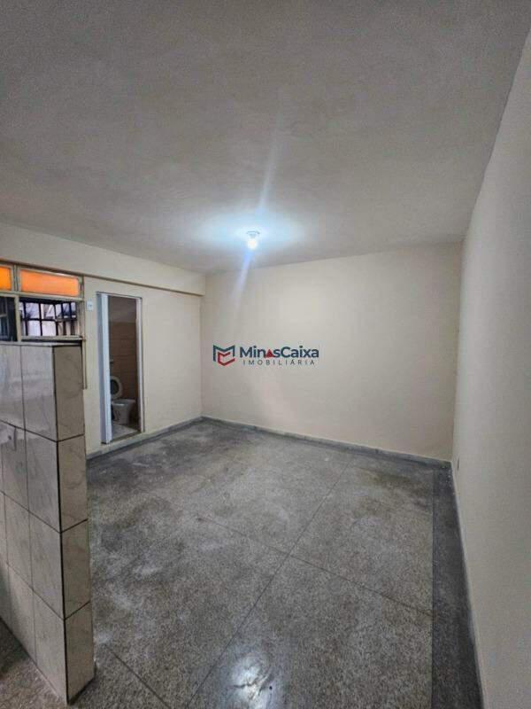 Quitinete, Centro, 1 Quarto, 0 Vaga