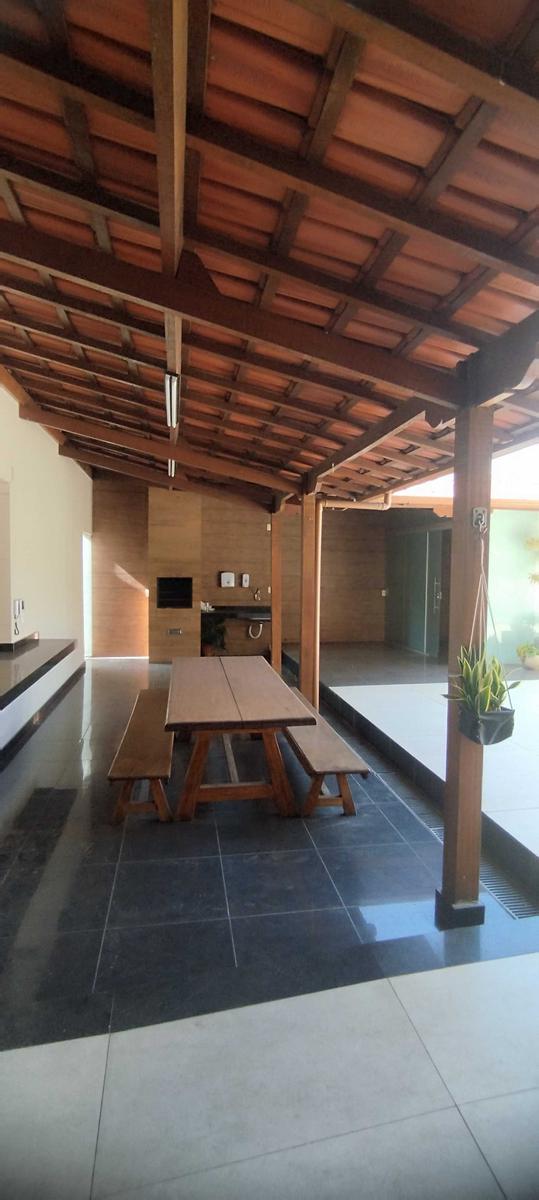 Casa, Arvoredo, 3 Quartos, 4 Vagas, 2 Suítes