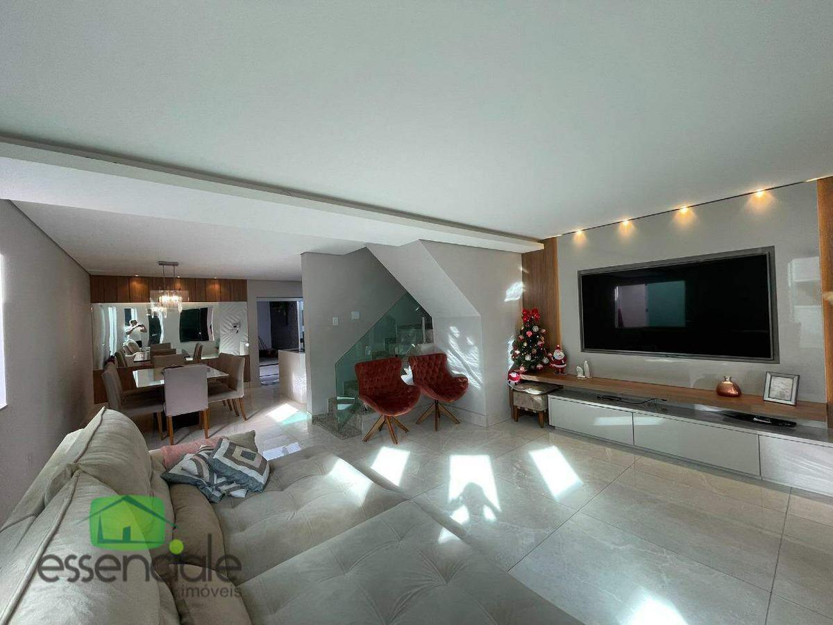 Casa, Europa, 3 Quartos, 4 Vagas, 1 Suíte