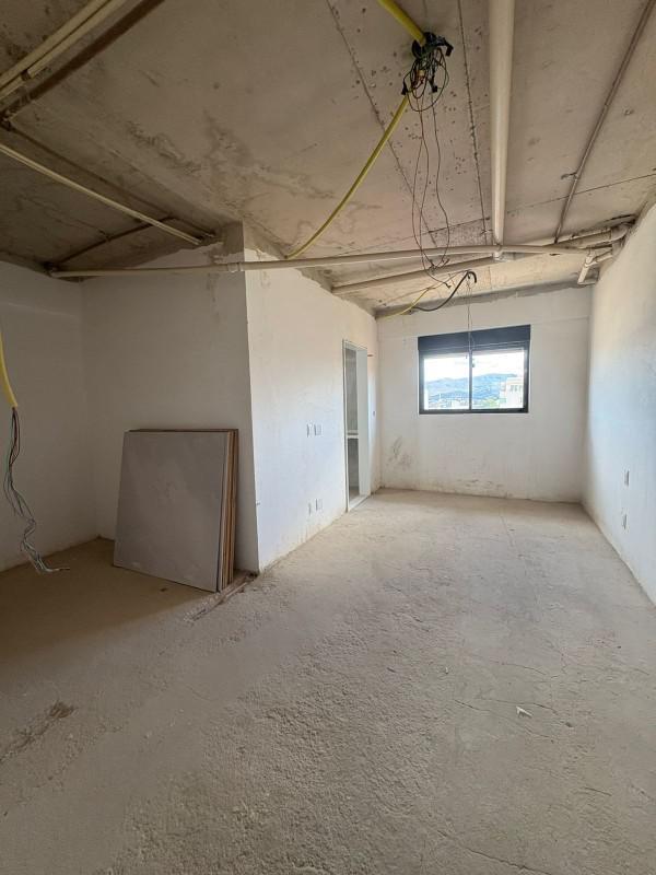 Cobertura, Barreiro, 4 Quartos, 4 Vagas, 2 Suítes