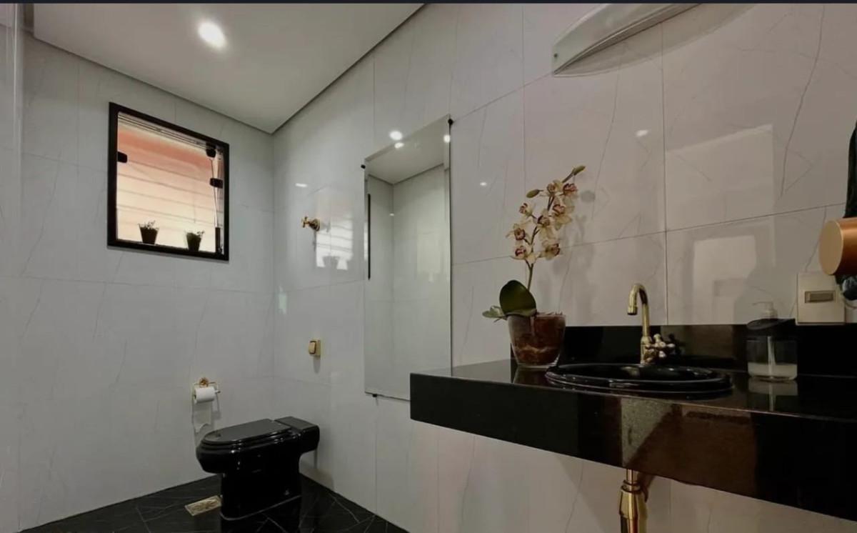 Casa, Nova Esperança, 4 Quartos, 4 Vagas, 1 Suíte