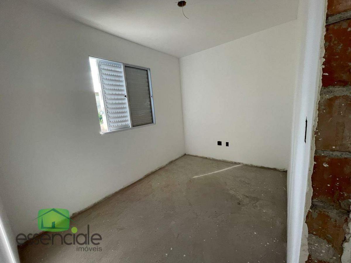 Apartamento, Europa, 2 Quartos, 1 Vaga, 1 Suíte