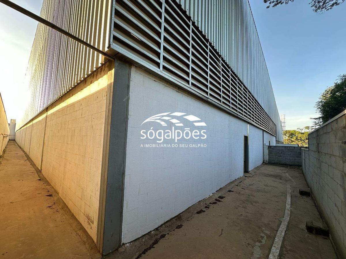 Galpão, Bandeirinhas, 3 Vagas