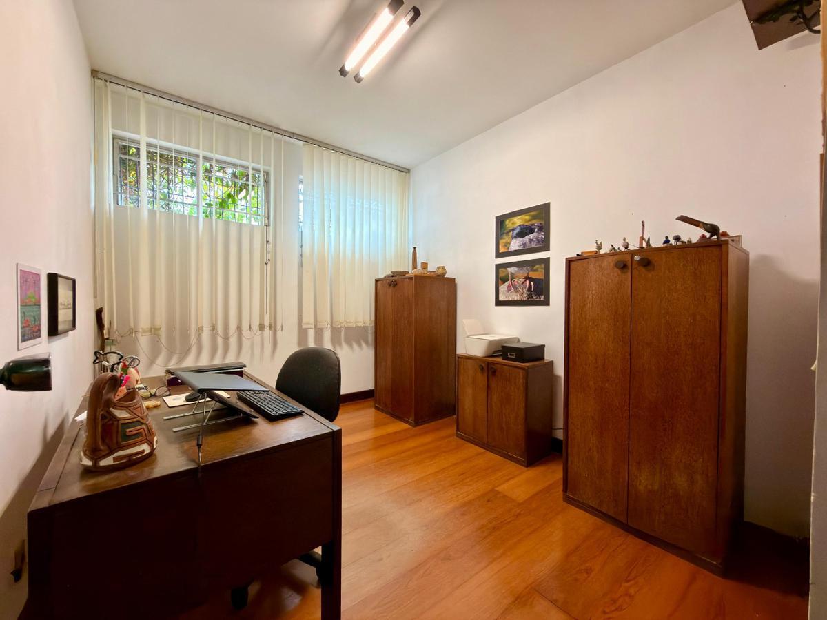 Casa, Bandeirantes (pampulha), 5 Quartos, 8 Vagas, 3 Suítes