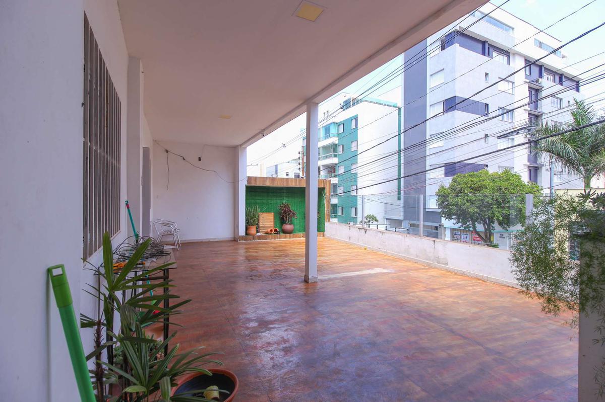 Casa, Horto, 6 Quartos, 2 Vagas, 5 Suítes