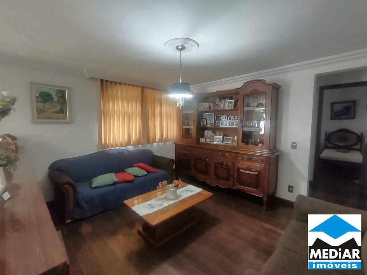 Casa, Colégio Batista, 6 Quartos, 4 Vagas, 1 Suíte