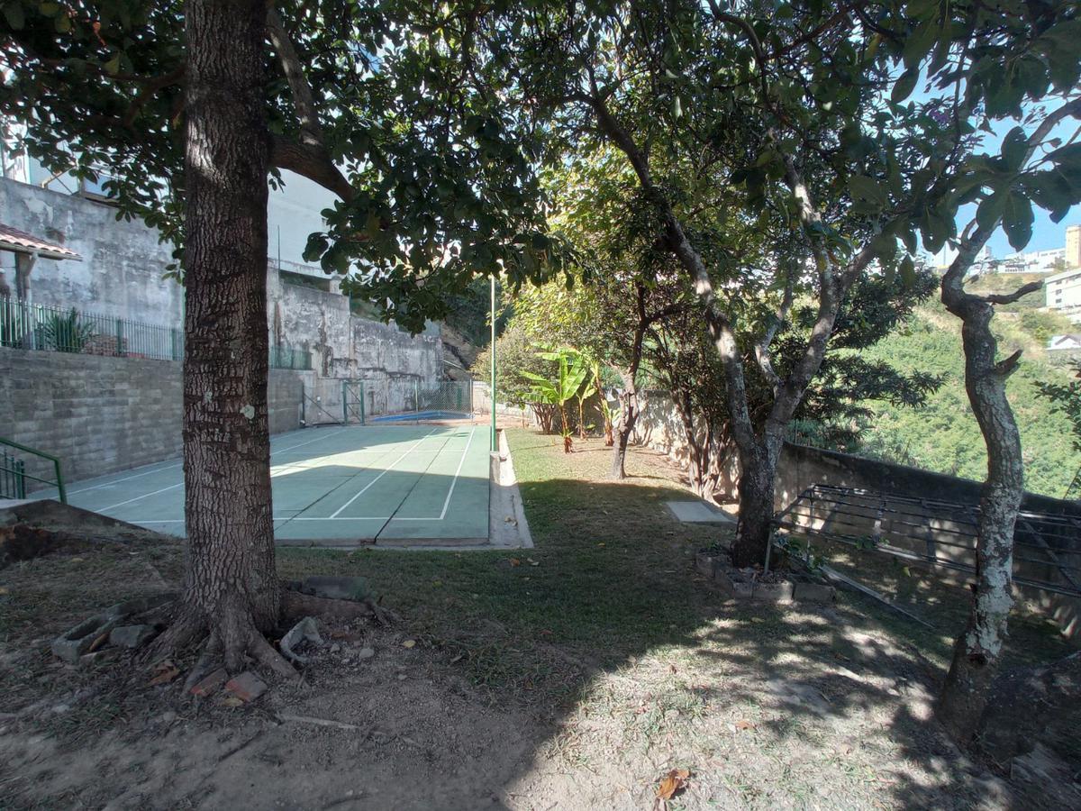 Casa, Estoril, 4 Quartos, 10 Vagas, 1 Suíte