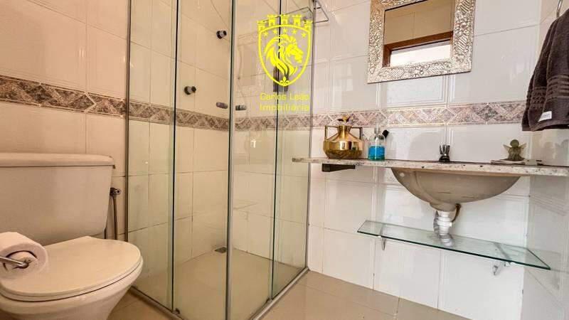 Casa, Buritis, 5 Quartos, 0 Vaga, 1 Suíte