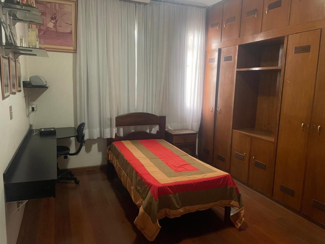 Casa, Castelo, 4 Quartos, 6 Vagas, 2 Suítes