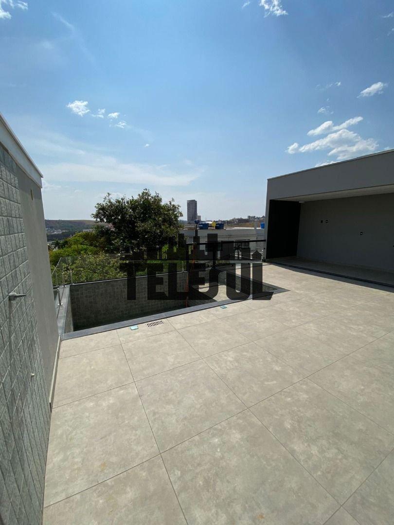 Casa, Santa Luiza, 4 Quartos, 0 Vaga, 3 Suítes