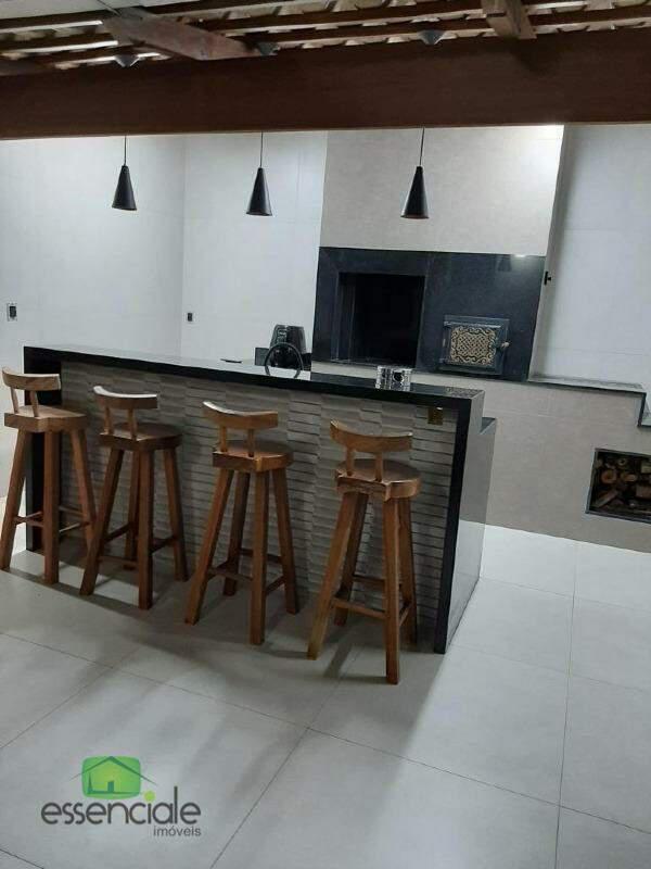Casa, Santa Cruz Industrial, 4 Quartos, 5 Vagas, 1 Suíte