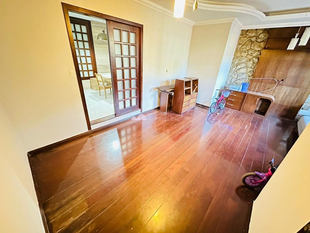 Casa, Santa Branca, 5 Quartos, 4 Vagas, 2 Suítes