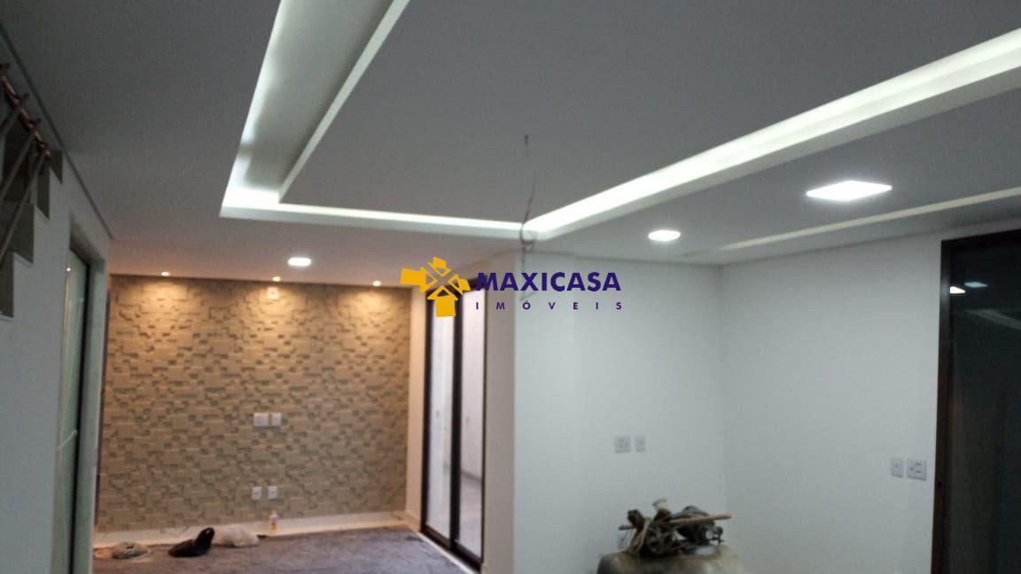 Casa, Santa Rosa, 3 Quartos, 4 Vagas, 3 Suítes