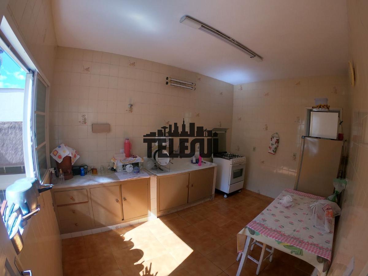 Casa, Centro, 6 Quartos, 2 Vagas