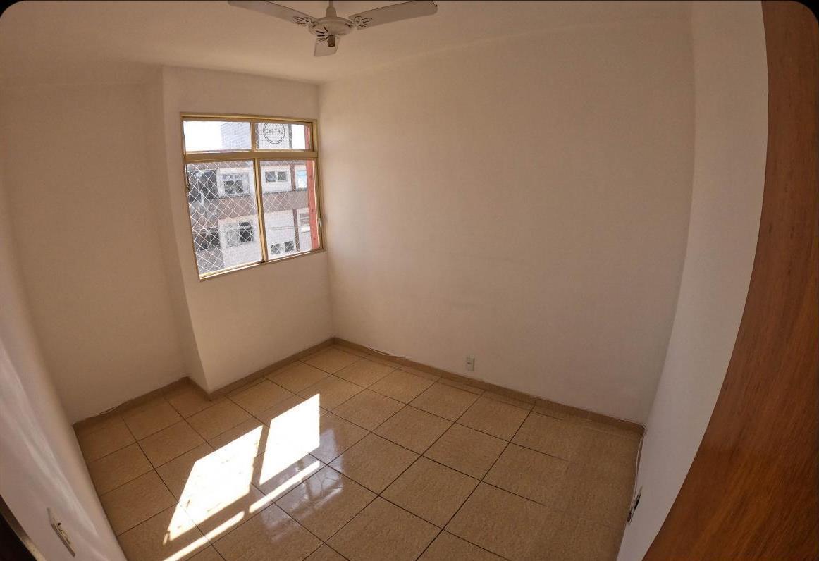 Apartamento, Sagrada Família, 2 Quartos, 1 Vaga, 0 Suíte