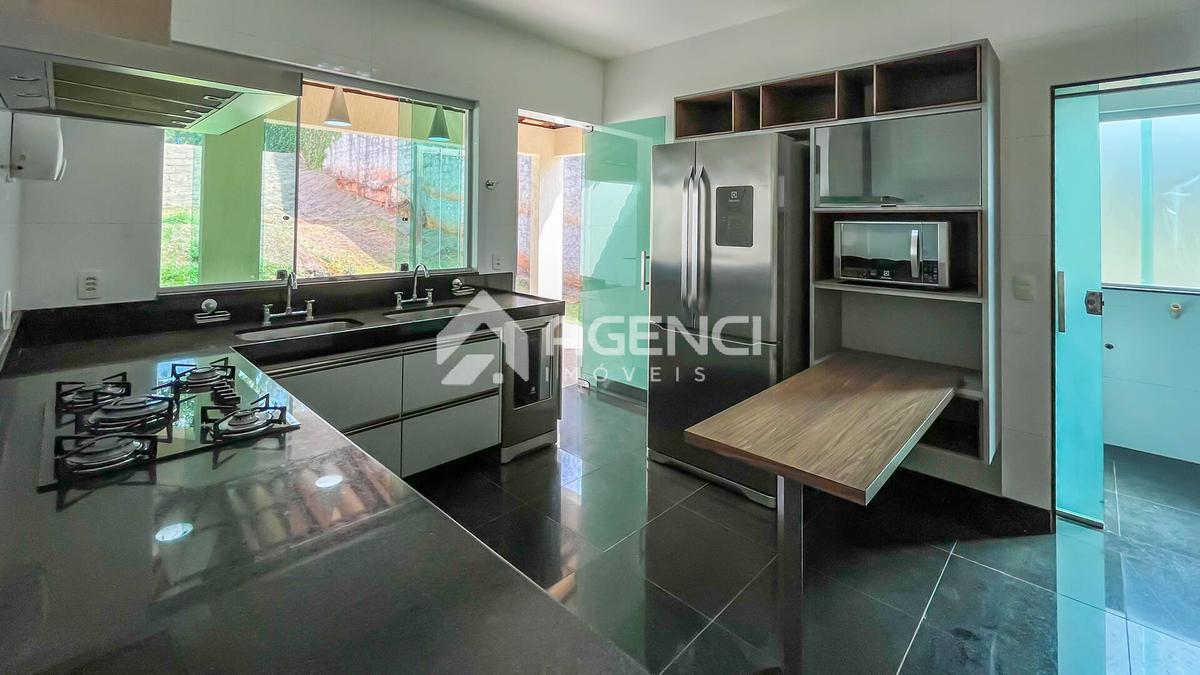 Casa, Bandeirantes (pampulha), 3 Quartos, 0 Vaga, 1 Suíte