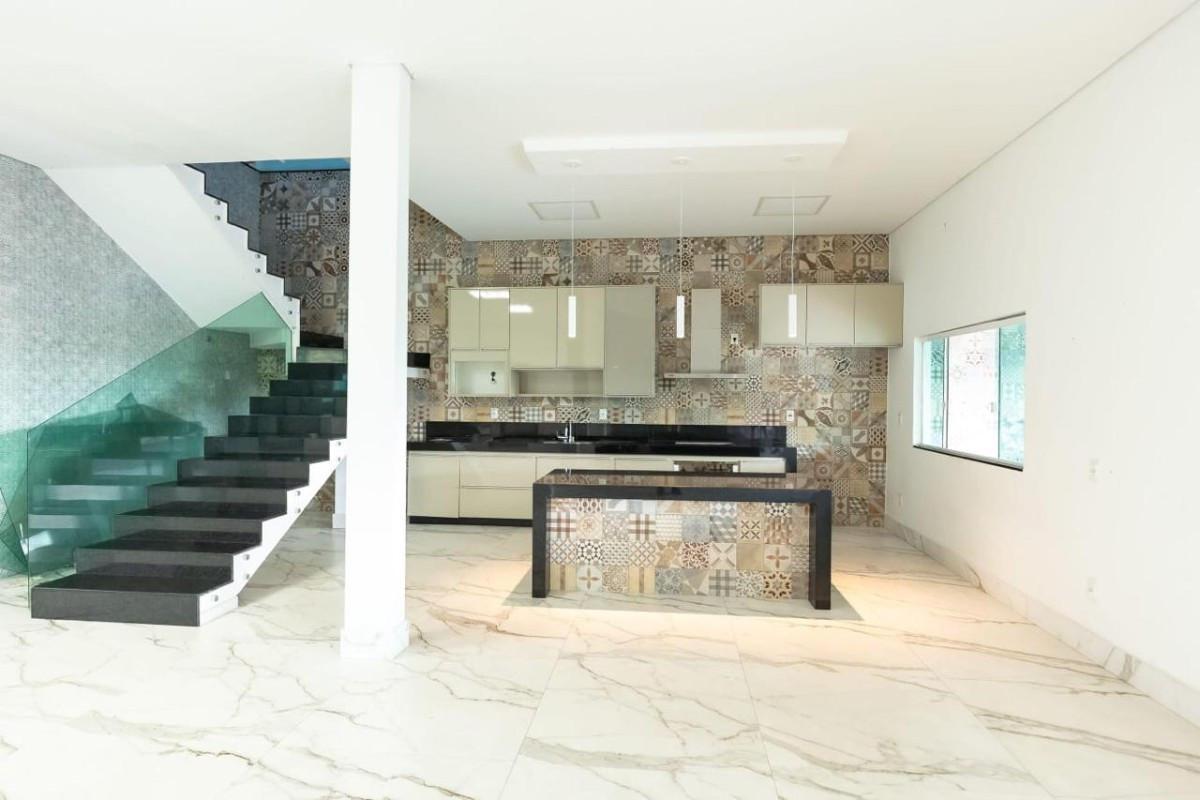 Casa, Icaivera, 4 Quartos, 2 Vagas, 1 Suíte