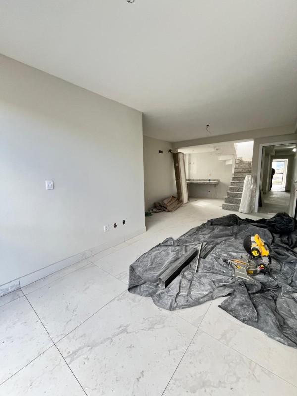 Cobertura, Tirol (barreiro), 3 Quartos, 2 Vagas, 1 Suíte