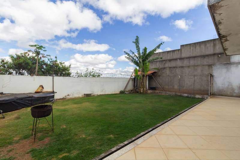 Casa, Estoril, 4 Quartos, 3 Vagas, 2 Suítes